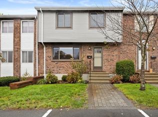 399 Pond St APT F5, Braintree, MA 02184