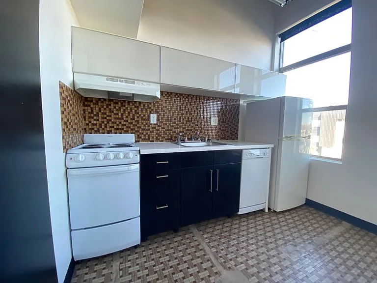 495 Morrill Ave — Photo 8