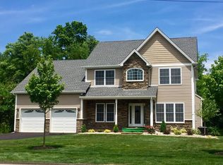 89 Bardonia Rd, Bardonia, NY 10954