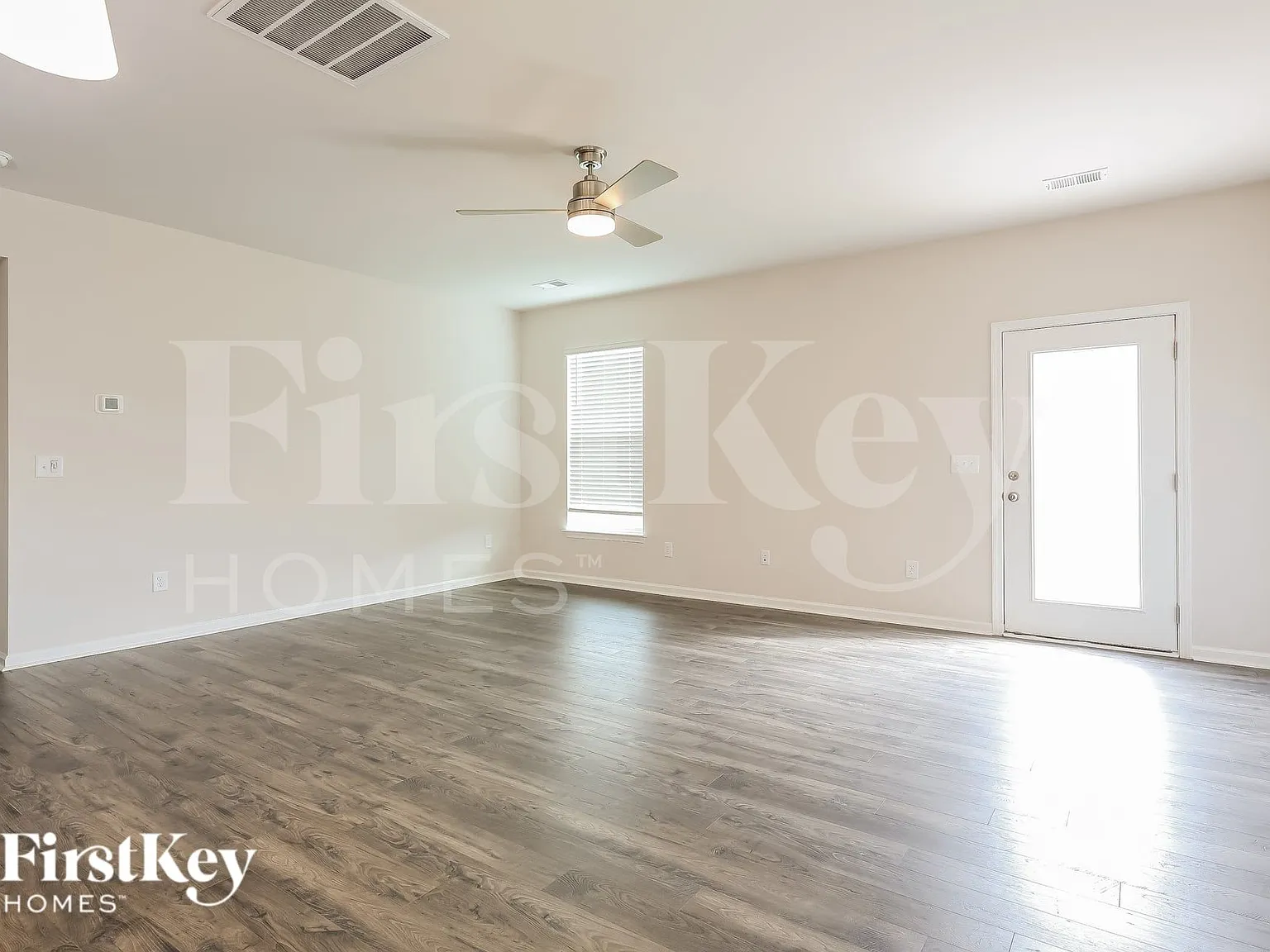 4 bed, 3.0 bath, 2025 sqft, $2,055 — Photo 3