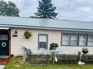 306 Minturn Rd, Swans Island, ME 04685
