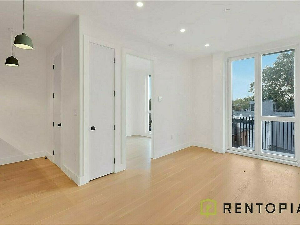1st image of 420 Tompkins Ave #139