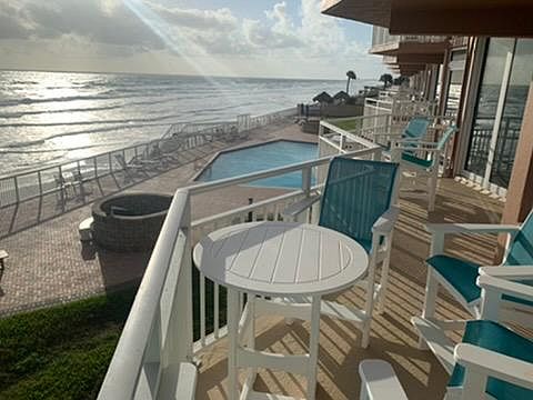 6 patio chairs & 2 tables with breath taking view