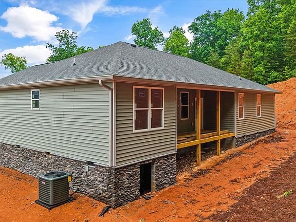 4th image of 378 Signet Ln