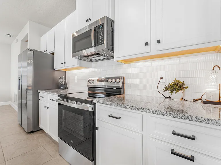 14048 Crimson Ave — Photo 17