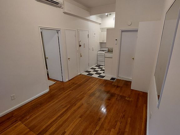 2nd image of 156 W 95th St APT 2A