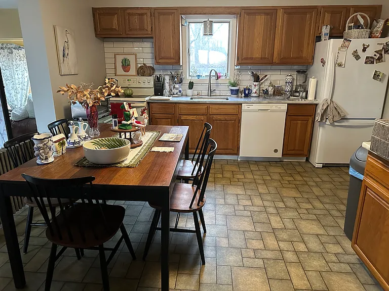 Primrose Dr — Photo 11