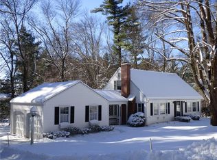 9 Laurel Dr, Simsbury, CT 06070