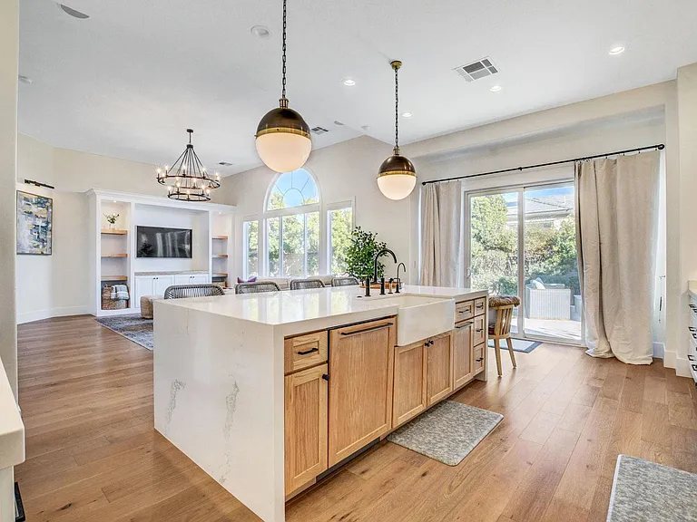 308 Round Stone Ct — Photo 22