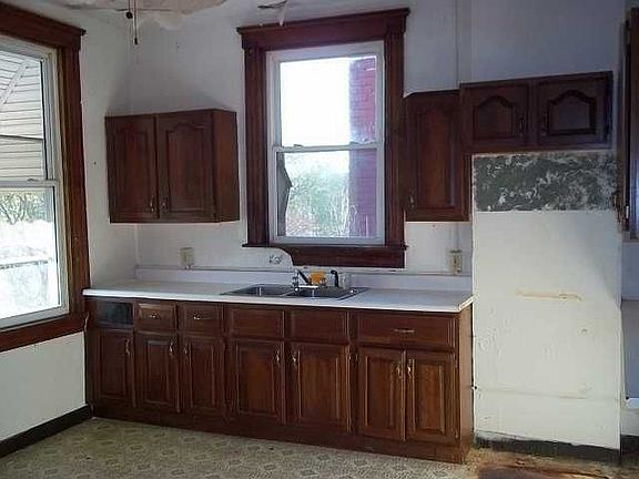 5th image of 939 Enright Ave