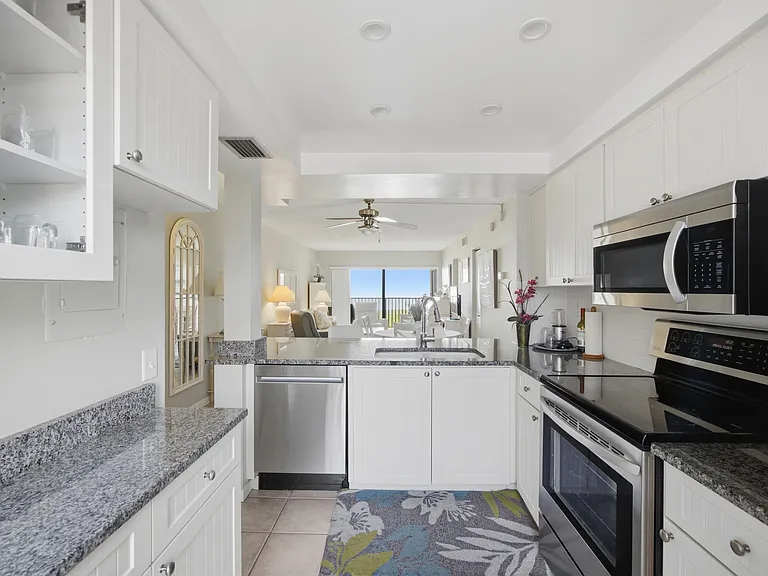 6322 Palma Del Mar Blvd S — Photo 5