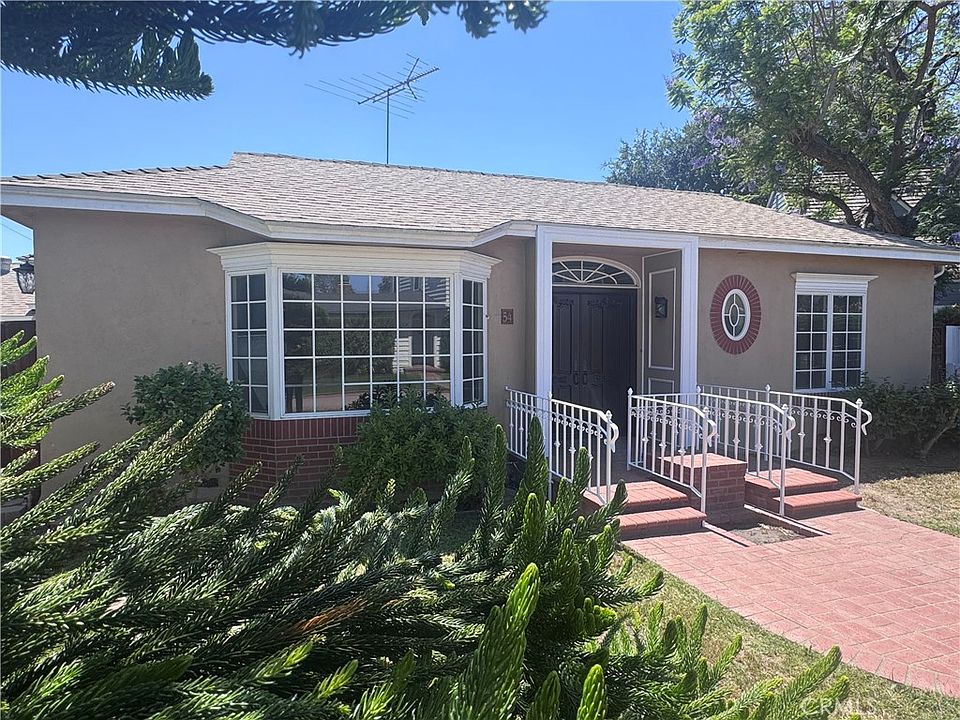 1st image of 54 La Linda Dr