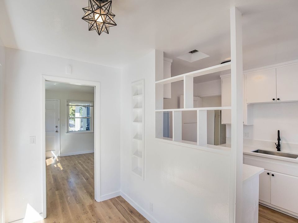 1st image of 11928 Venice Blvd #11932