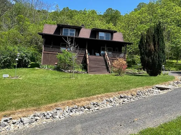 12204 Valley Rd NE, Cumberland, MD 21502