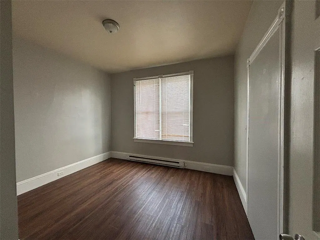 2 bed, 1.0 bath, 733 sqft, $1,295 — Photo 3