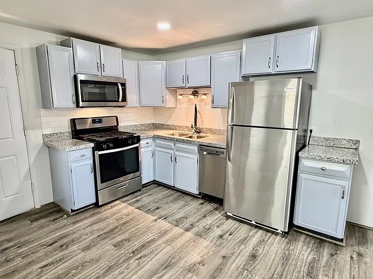 3971 S 400 E — Photo 5