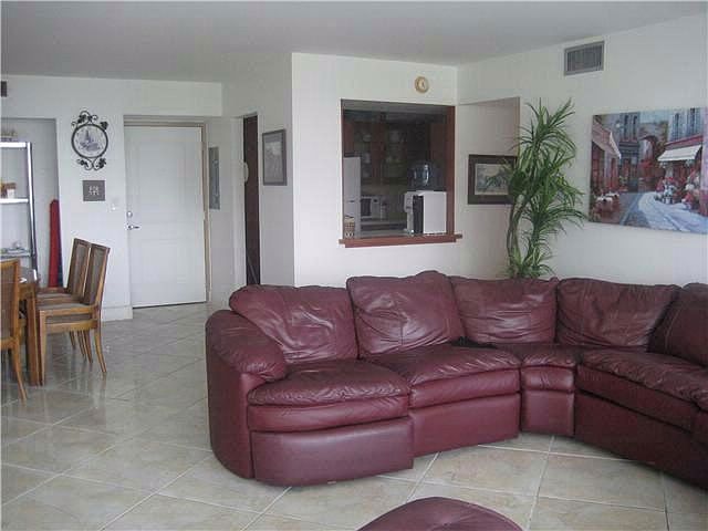 1st image of 100 Bayview Dr APT 417