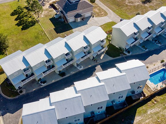 2nd image of 722 W Beach Blvd #722