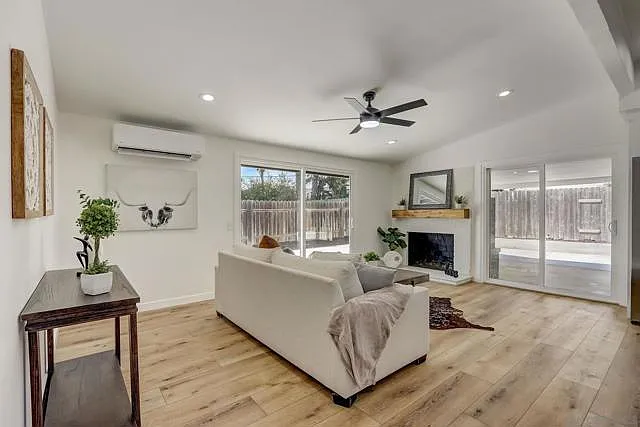 Living Room w Sliding Doors to Covered Patio