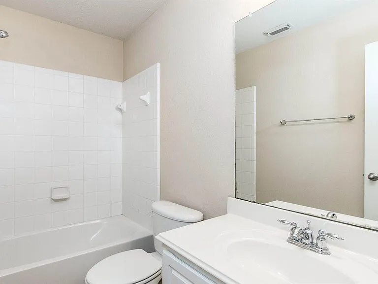 207 N Burberry Park Cir — Photo 20