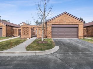 3925 Ridgmaar Sq, Ann Arbor, MI 48105