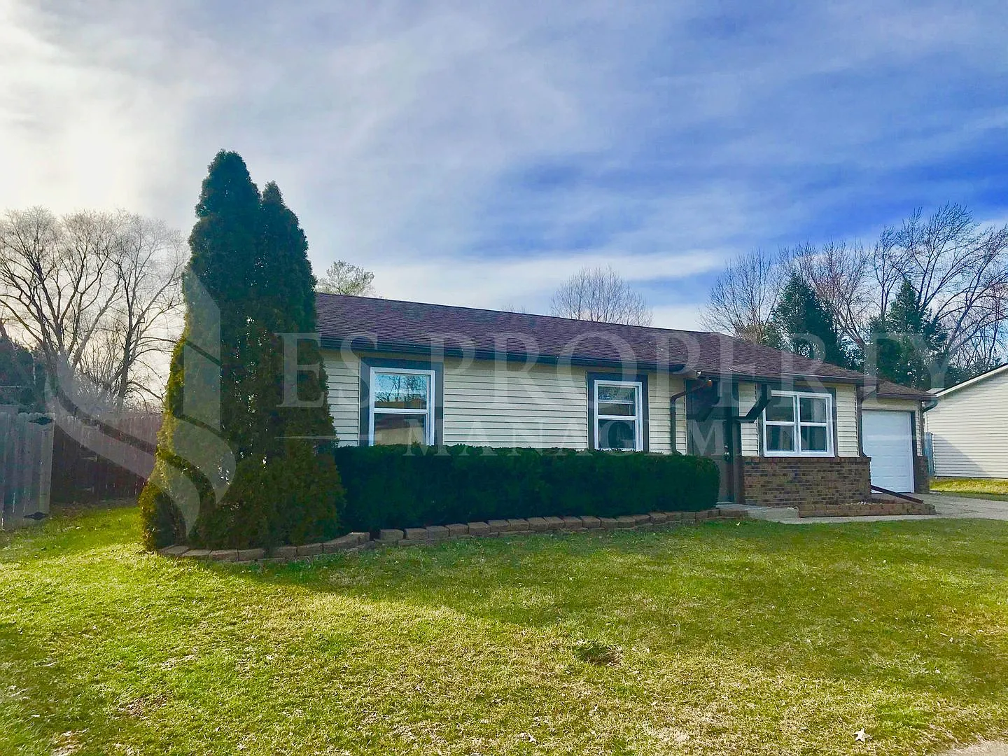 1366 Countryside Dr photo 1