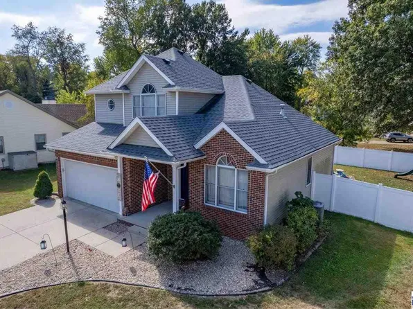 1825 Pin Oak Ct, Terre Haute, IN 47803