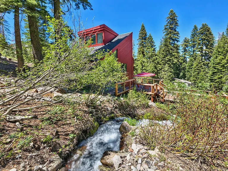 1163 Snow Crest Rd — Photo 32