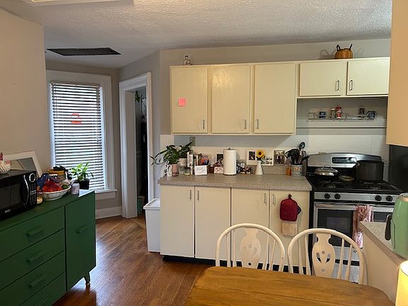 5th image of 90 1/2 W Tompkins St