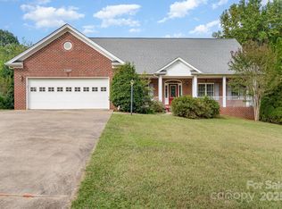 640 40th Avenue Ln NW, Hickory, NC 28601