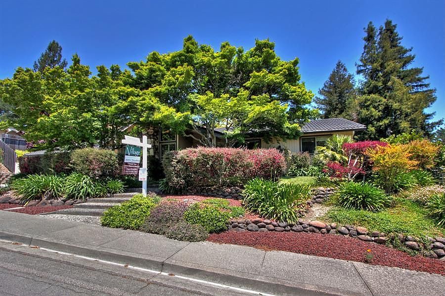 1st image of 1223 Larch Ave