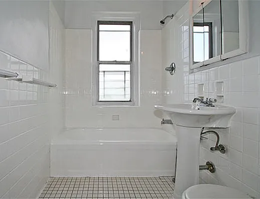 Rented by SW Queens Mezzanine | media 6