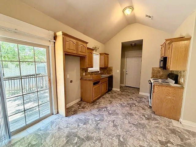3 bed, 1480 sqft, $1,650 — Photo 4