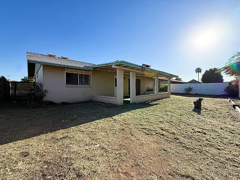 5208 W Calavar Rd — Photo 36