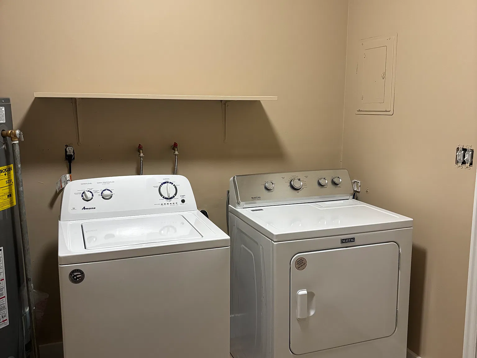 2 bed, 800 sqft, $1,600 — Photo 4