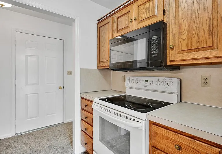 233 Miller Rd #1 — Photo 2
