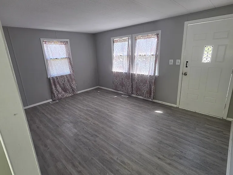 2082 Richmond Hwy — Photo 6