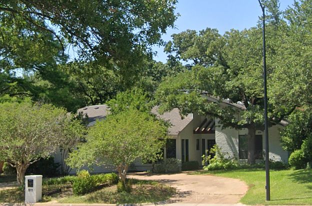 1st image of 511 Northmeadow Dr