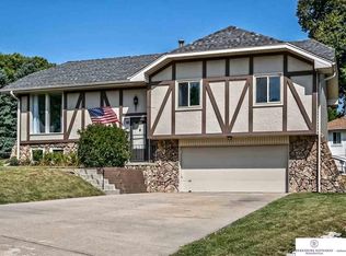 15216 Dorcas Cir, Omaha, NE 68144