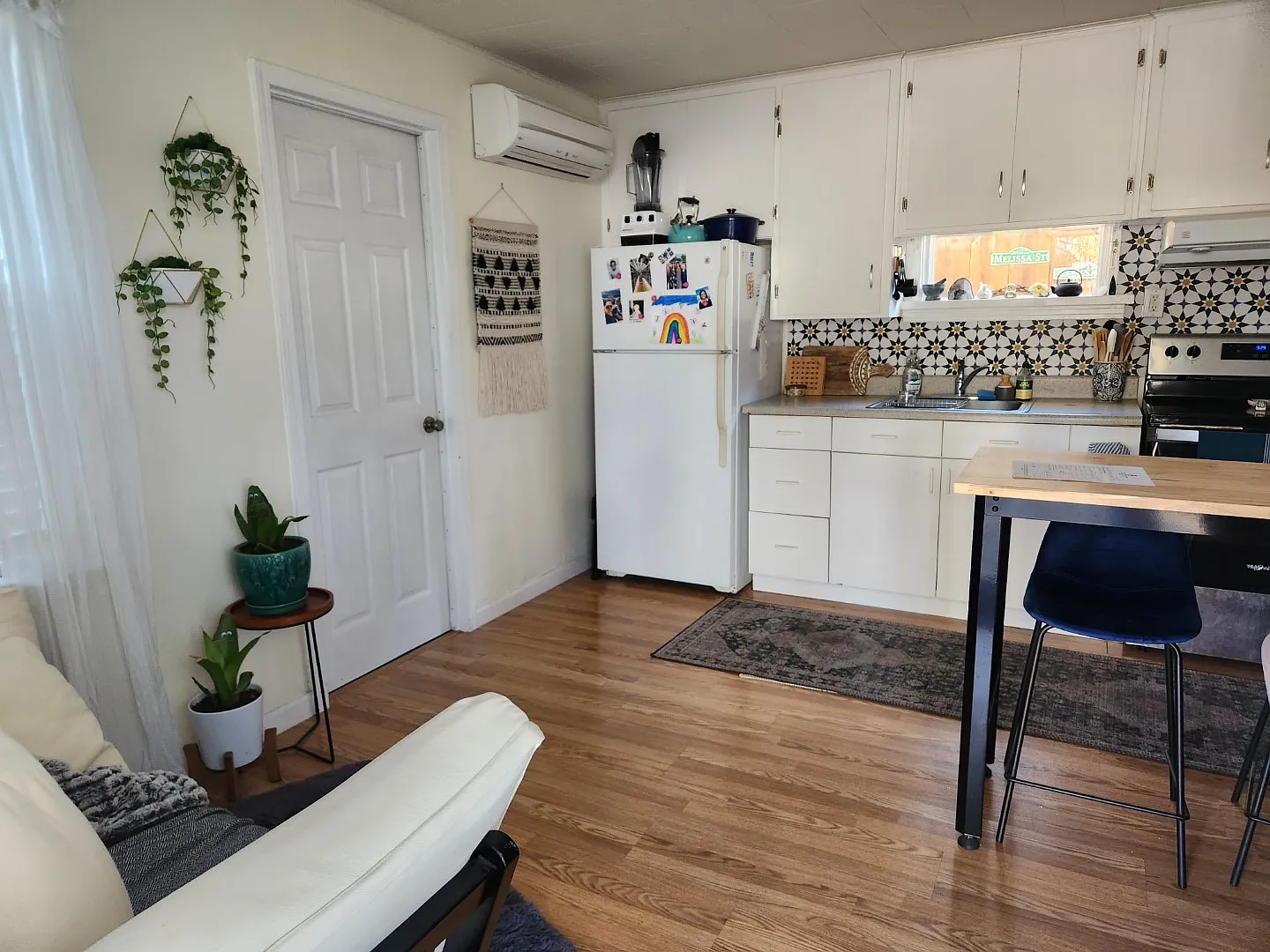 1 bed, 400 sqft, $2,300 — Photo 2