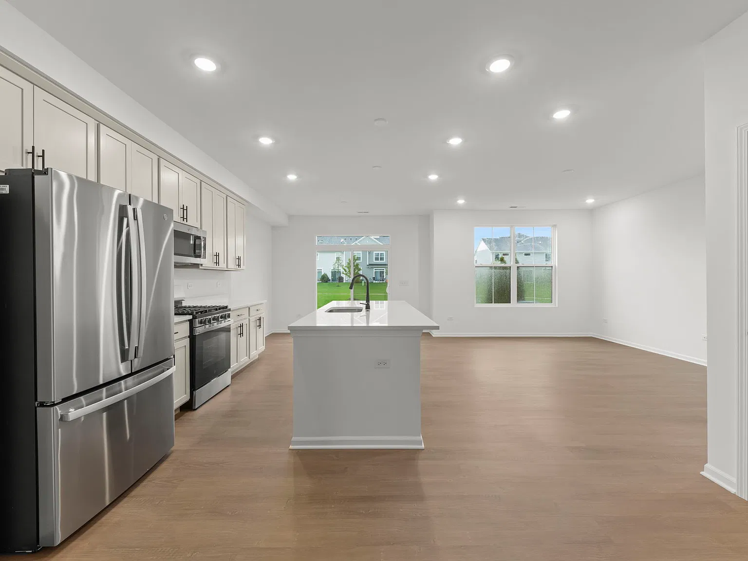 3 bed, 1781 sqft, $3,000 — Photo 3