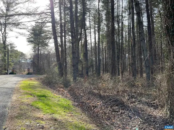 120 Deer Run Run, Nellysford, VA 22958