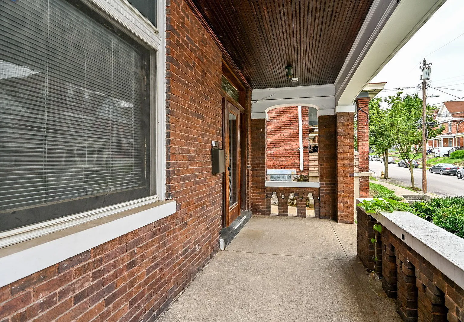 3 bed, 1.0 bath, 1346 sqft, $2,750 — Photo 3