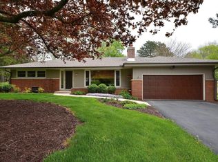 1922 N 124th St, Wauwatosa, WI 53226