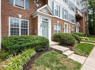 12707 Fair Crest Ct #12707, Fairfax, VA 22033