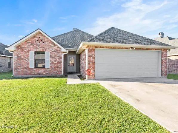 331 Saint Matthias Dr, Carencro, LA 70520