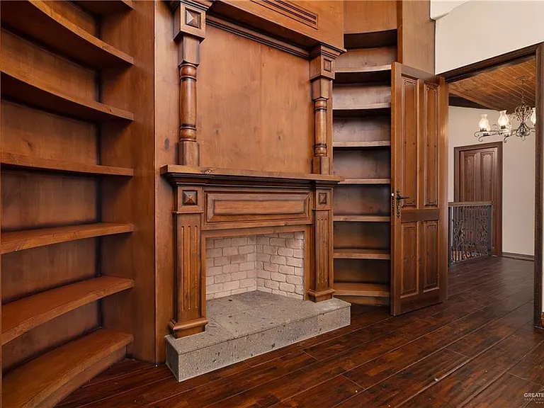 2304 Antigua Dr — Photo 26