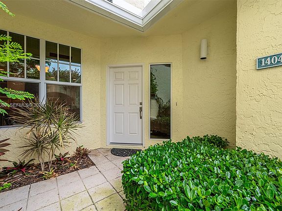 3rd image of 1404 Mainsail Cir #1404