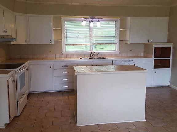 2nd image of 107 Felicie Dr
