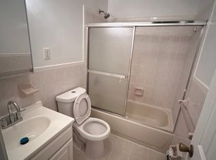 21-05 123rd St FLOOR 2, College Pt, NY 11356